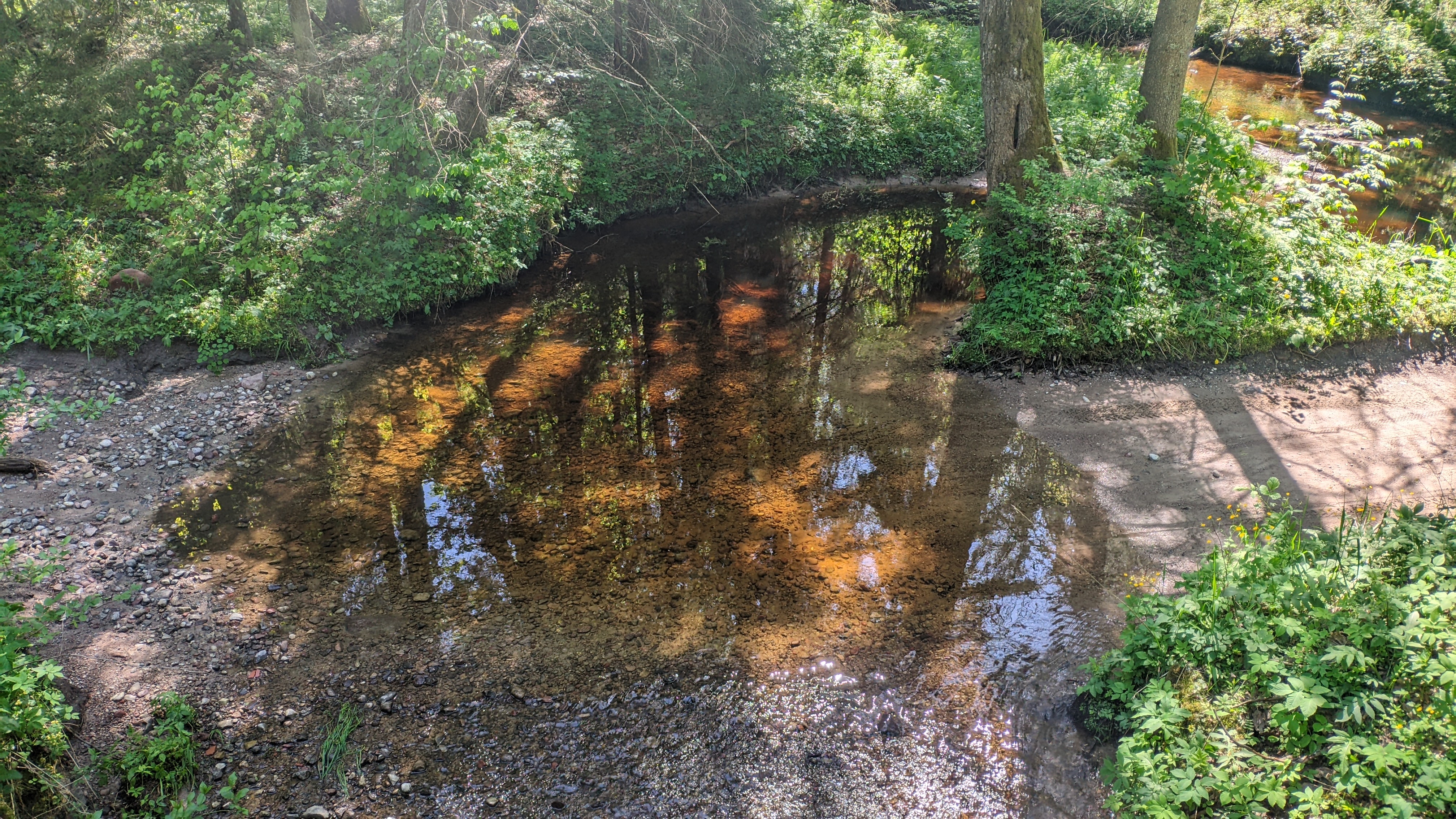 4032x2268