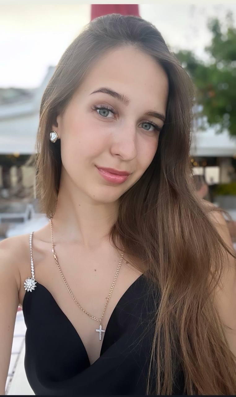 762x1280
