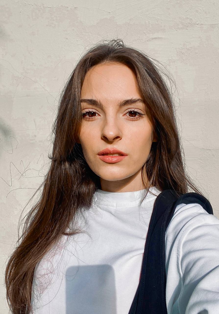 894x1280