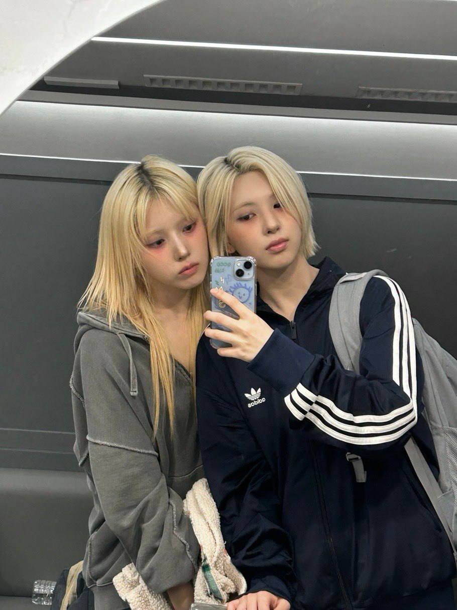 910x1213