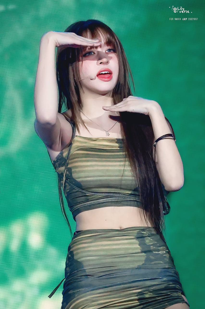 853x1280